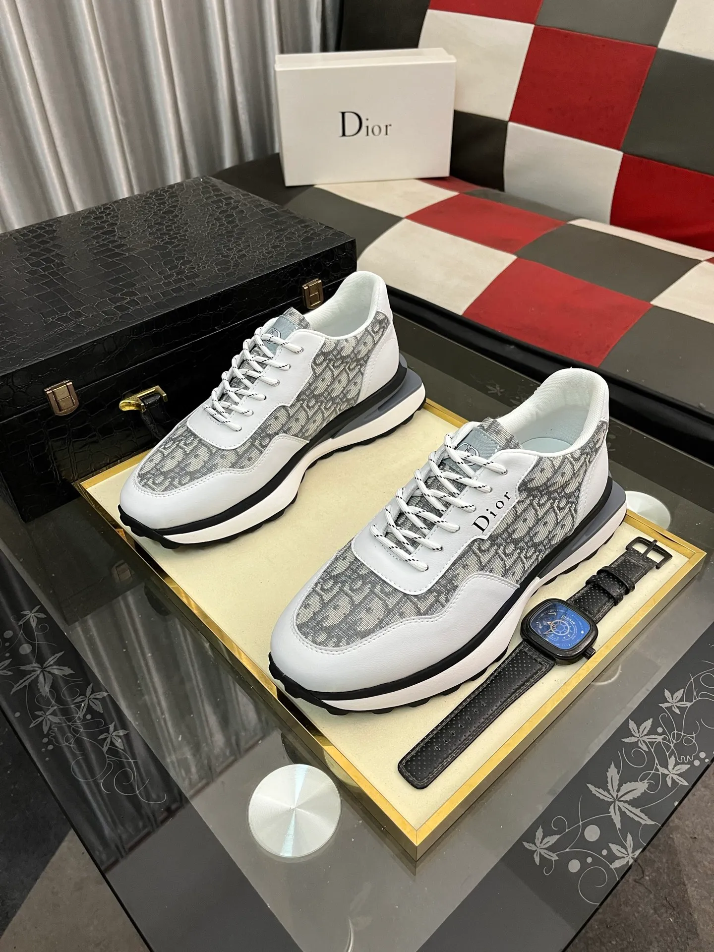 Men's Men's Shoes💰458⌚️⌚️Dior unique modern style sneakers. Counter purchasing 🏃casual leather shoes😍😍 original cowhide leather imported from Italy (refuses to discolor and grind feet) soles: original soles specially provided by the original factory, super cool😍 lace up and walk with wind👍 style design ⚠️ super comfortable and wear-resistant original soles. Just like shooting the real thing 🎬The real thing is better Code number: 38-443️⃣Colors available